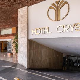 Hotel Crystal，位于隆德里纳的酒店