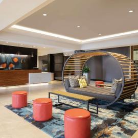Embassy Suites by Hilton Orlando Airport,位于奥兰多的酒店