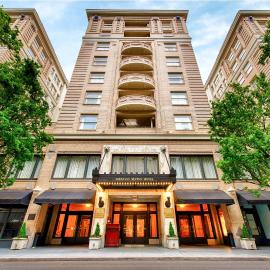 Embassy Suites by Hilton Portland Downtown，位于波特兰的酒店