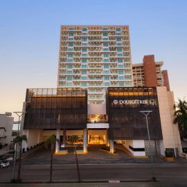 DoubleTree by Hilton Mazatlan, SIN，位于马萨特兰的酒店