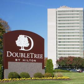 DoubleTree by Hilton Kansas City - Overland Park，位于欧弗兰帕克的酒店