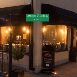Hotell Aqva Restaurang & Bar Ett Biosfärhotell med fokus på hållbarhet，位于玛丽斯塔德的酒店