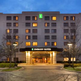 Embassy Suites by Hilton Chicago North Shore Deerfield,位于迪尔菲尔德的酒店