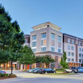 DoubleTree by Hilton Hotel Baton Rouge，位于巴吞鲁日的酒店