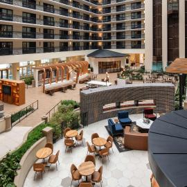 Embassy Suites by Hilton San Francisco Airport Oyster Point，位于南旧金山的酒店