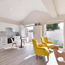 1 bedroom flat in centre of Odiham- free parking，位于Odiham的酒店