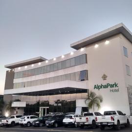 AlphaPark Hotel，位于戈亚尼亚的酒店
