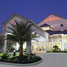 Hilton Garden Inn Covington/Mandeville，位于卡温顿的酒店