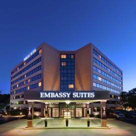 Embassy Suites Tysons Corner，位于泰森斯角的酒店