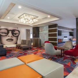 DoubleTree by Hilton Atlanta Airport，位于亚特兰大的酒店