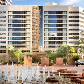 Embassy Suites by Hilton Phoenix Downtown North，位于凤凰城的酒店