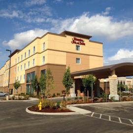 Hampton Inn & Suites Portland/Hillsboro-Evergreen Park，位于希尔斯伯勒的酒店