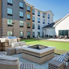Homewood Suites By Hilton Ronkonkoma，位于朗康科马的酒店