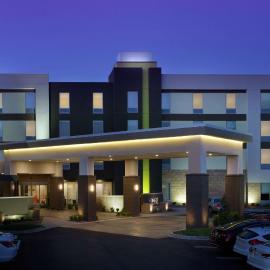 Home2 Suites by Hilton Louisville East Hurstbourne，位于路易斯威尔的酒店