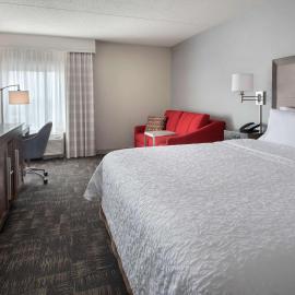 Hampton Inn Boston Logan Airport，位于波士顿的酒店