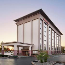 Hampton Inn Philadelphia/King of Prussia - Valley Forge，位于普鲁士王的酒店