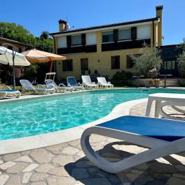 Country House La Montagnola，位于瓦尔多比亚德内的酒店
