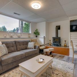 Cozy Kenmore Vacation Rental w/ Shared Hot Tub!