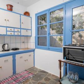 Nick and Avge's Stone House，位于Polichnítos的酒店