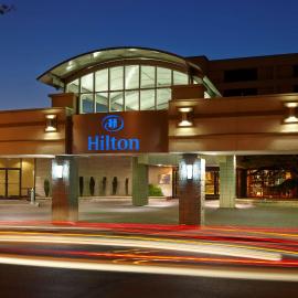 Hilton Raleigh North Hills，位于罗利的酒店