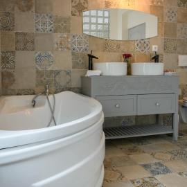 Hotel Vegas Negreni，位于Negreni的酒店