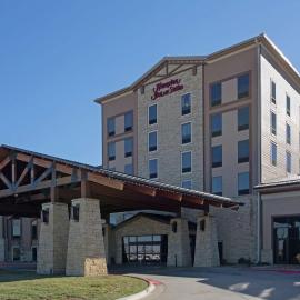 Hampton Inn & Suites by Hilton Mulvane at Kansas Star Casino，位于Mulvane的酒店
