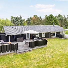 7 person holiday home in Jerup-By Traum，位于耶鲁普的酒店