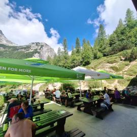 Tičarjev Dom at Vrsic pass，位于索卡的酒店