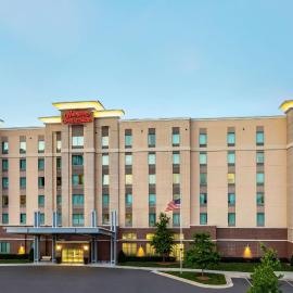 Hampton Inn & Suites Charlotte/Ballantyne, Nc，位于夏洛特的酒店