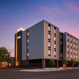 Home2 Suites by Hilton Des Moines at Drake University，位于德梅因的酒店