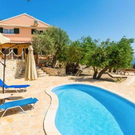 Villa Francesca，位于Georgoutsátika的酒店