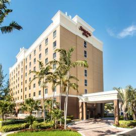 Hampton Inn Hallandale Beach-Aventura,位于好莱坞的酒店