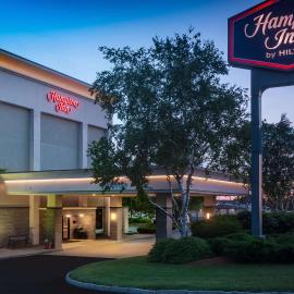 Hampton Inn Fall River/Westport，位于北西港的酒店