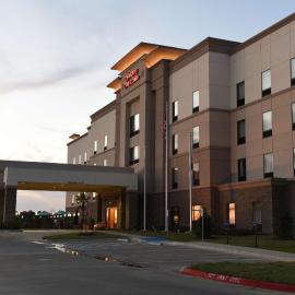Hampton Inn & Suites Huntsville,位于亨茨维尔的酒店