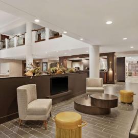 DoubleTree by Hilton McLean Tysons，位于泰森斯角的酒店