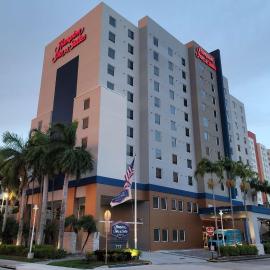 Hampton Inn & Suites Miami Airport South/Blue Lagoon，位于迈阿密的酒店