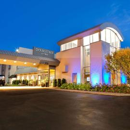 DoubleTree by Hilton Roseville Minneapolis，位于罗斯维尔的酒店