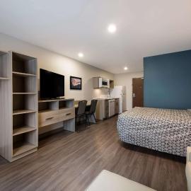 WoodSpring Suites Wixom - Novi，位于威克瑟姆的酒店