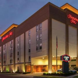 Hampton Inn Metairie，位于梅泰里的酒店