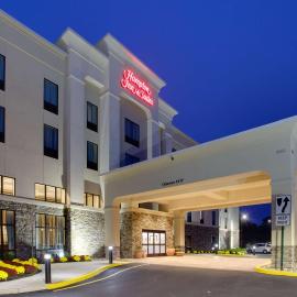 Hampton Inn & Suites Philadelphia/Bensalem，位于本赛霖姆的酒店