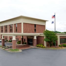 Hampton Inn Roxboro，位于Roxboro的酒店
