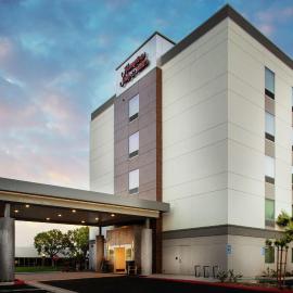 Hampton Inn & Suites Irvine/Orange County Airport，位于尔湾的酒店