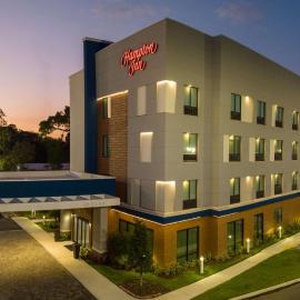 Hampton Inn Pinellas Park St Petersburg, Fl，位于皮内拉斯公园的酒店