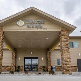 Cobblestone Hotel & Suites-Sheldon，位于Sheldon的酒店