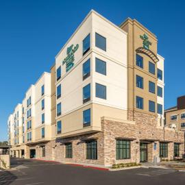 Homewood Suites By Hilton Belmont，位于贝尔蒙的酒店