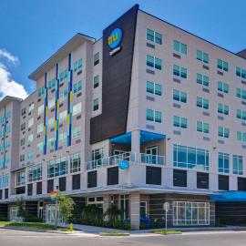 Tru By Hilton St. Petersburg Downtown Central Ave，位于圣彼得堡的酒店