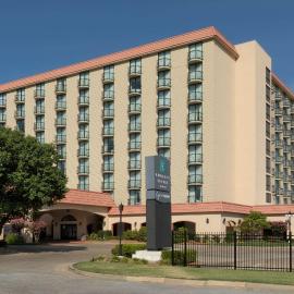 Embassy Suites by Hilton Tulsa I-44,位于塔尔萨的酒店