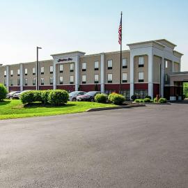 Hampton Inn Pine Grove,位于Pine Grove的酒店