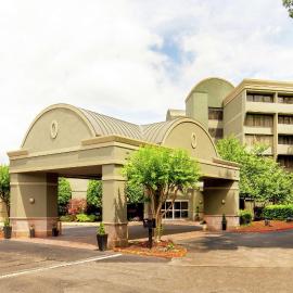 DoubleTree by Hilton Atlanta Windy Hill Ballpark