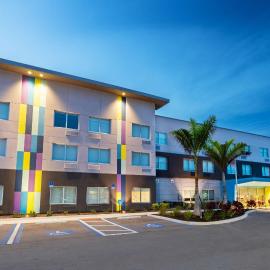 Tru By Hilton Bradenton I-75, FL，位于布雷登顿的酒店
